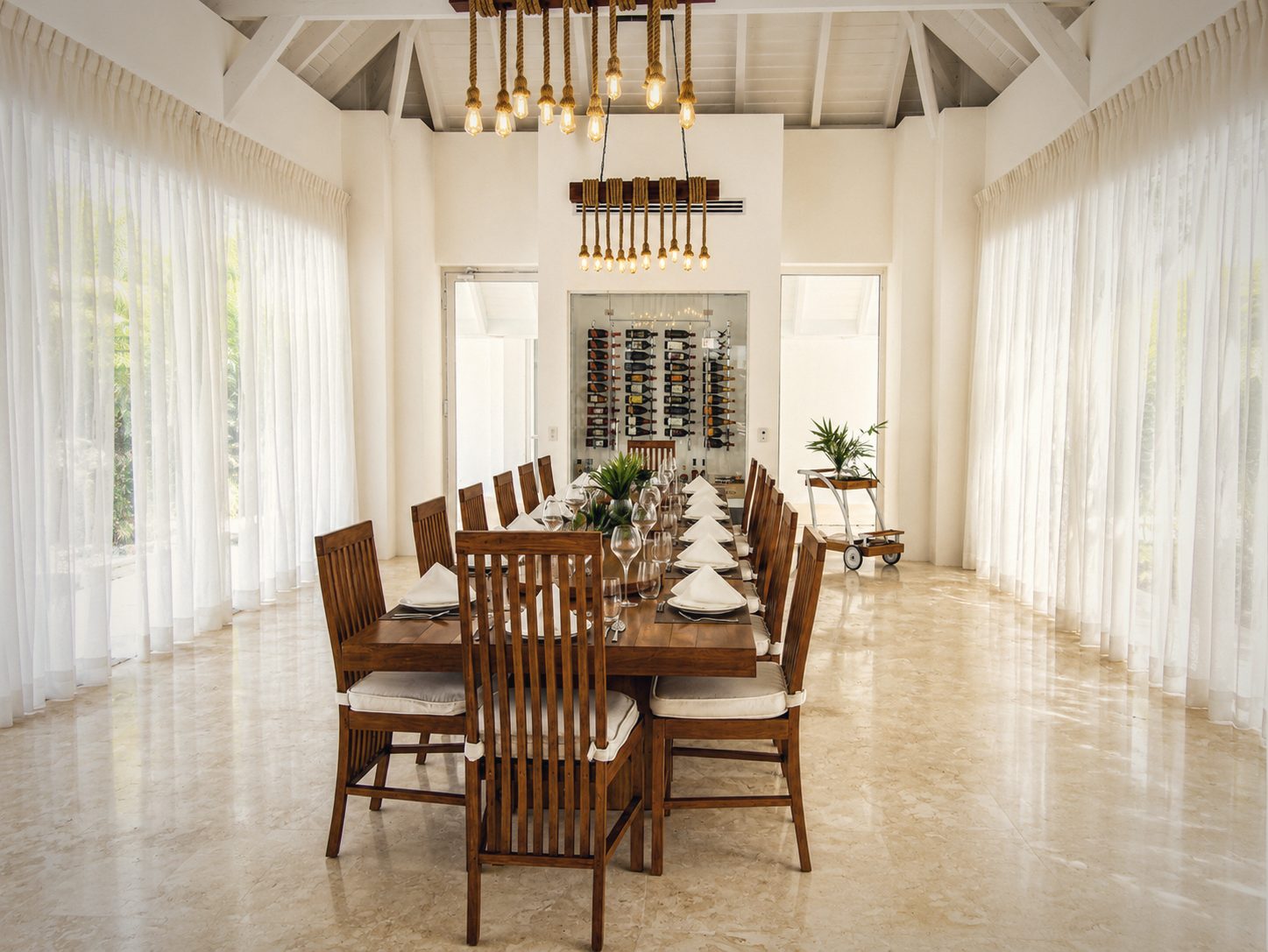 The long table and the wine wall, Villa Aurelia, Casa de Campo