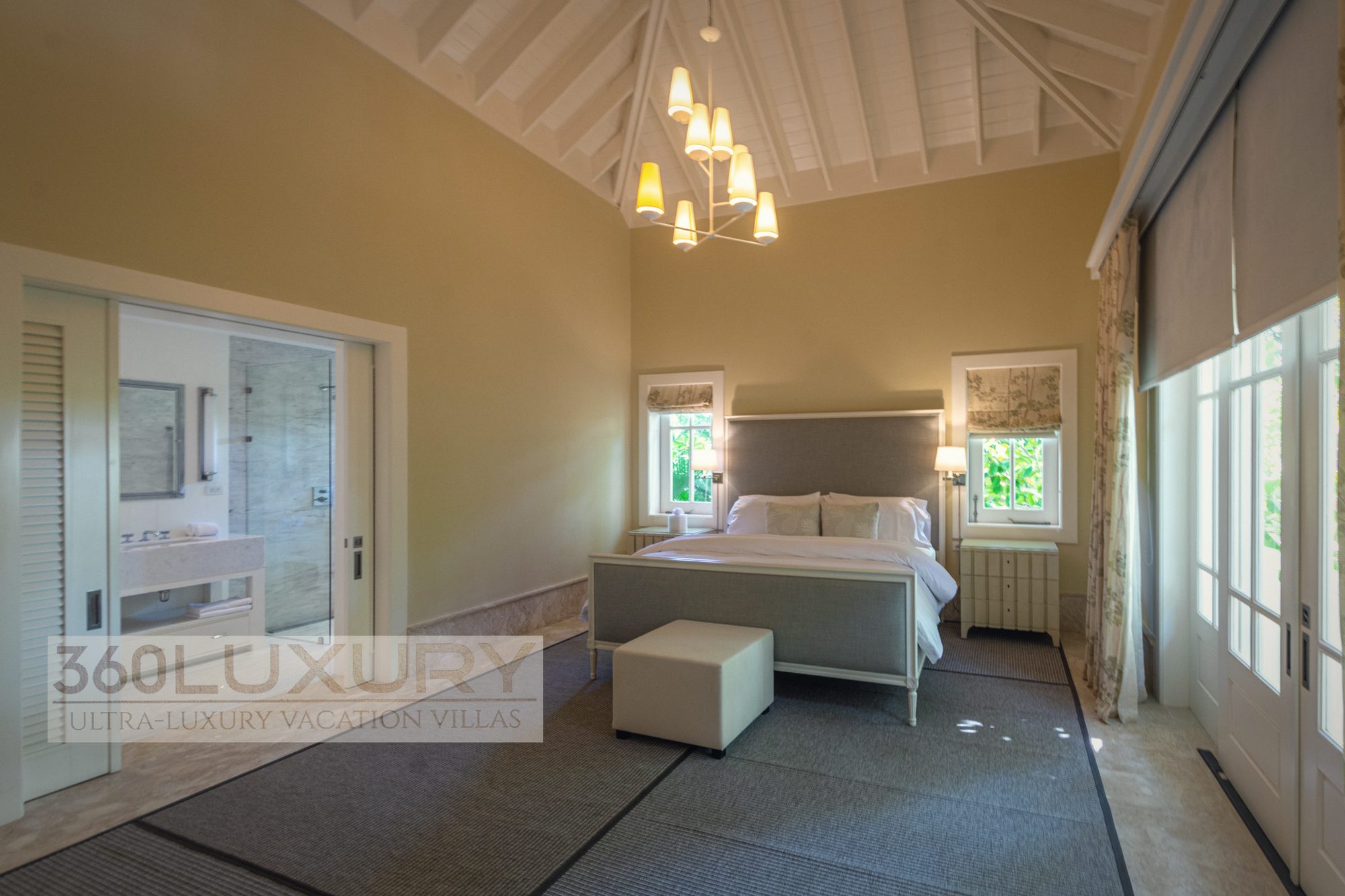 A bedroom, its bathroom beyond, Villa Bellarive, Casa de Campo