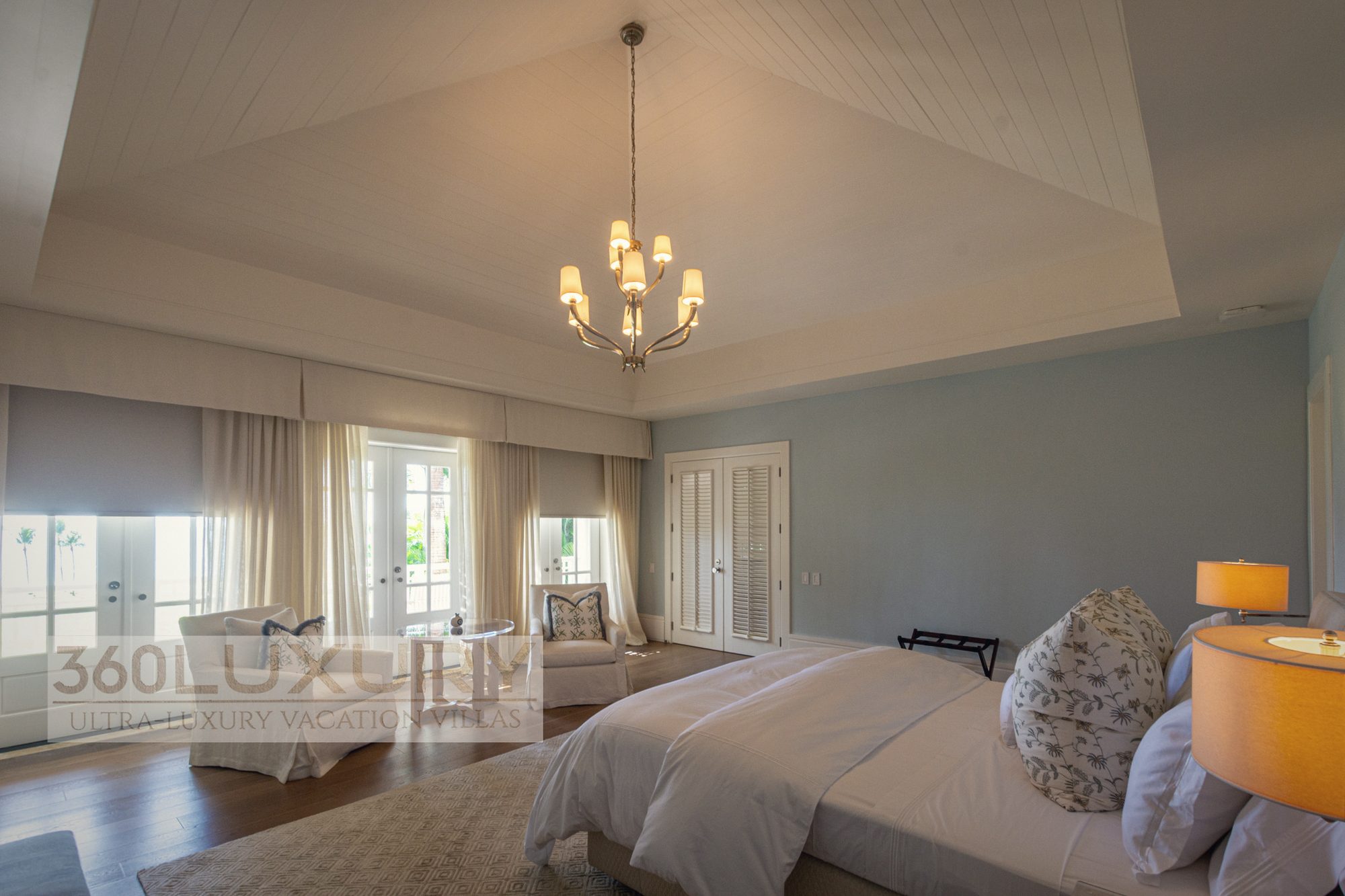 A bedroom facing the course, Villa Bellarive, Casa de Campo