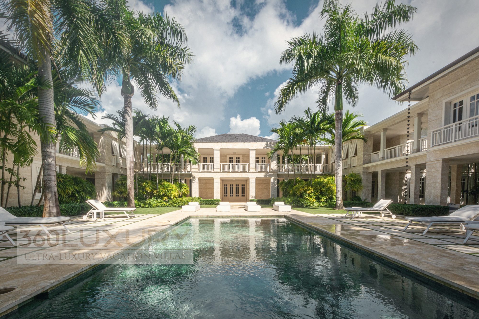 The courtyard pool at Villa Bellarive, Casa de Campo