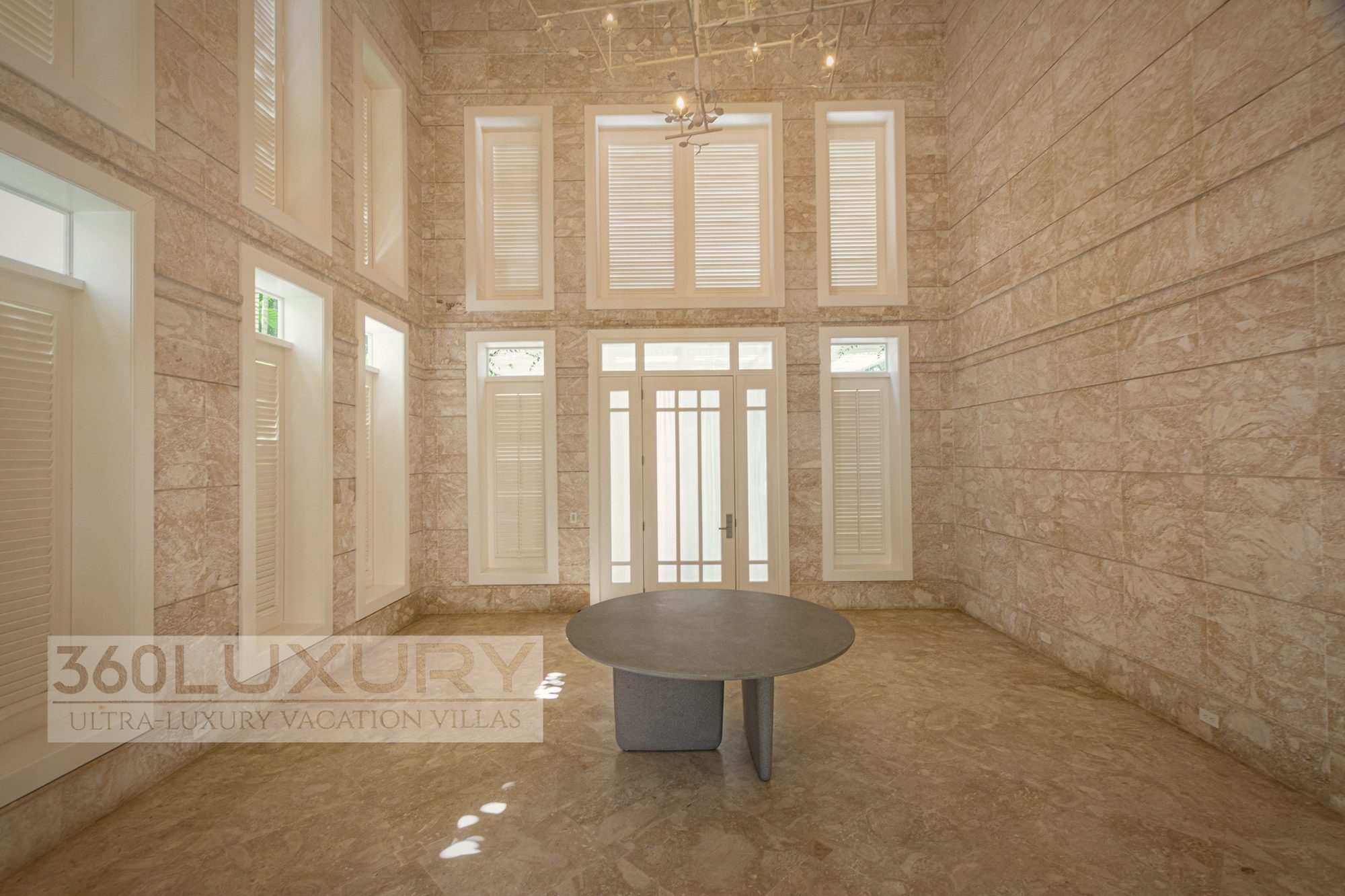 The hall, from the front door, Villa Bellarive, Casa de Campo