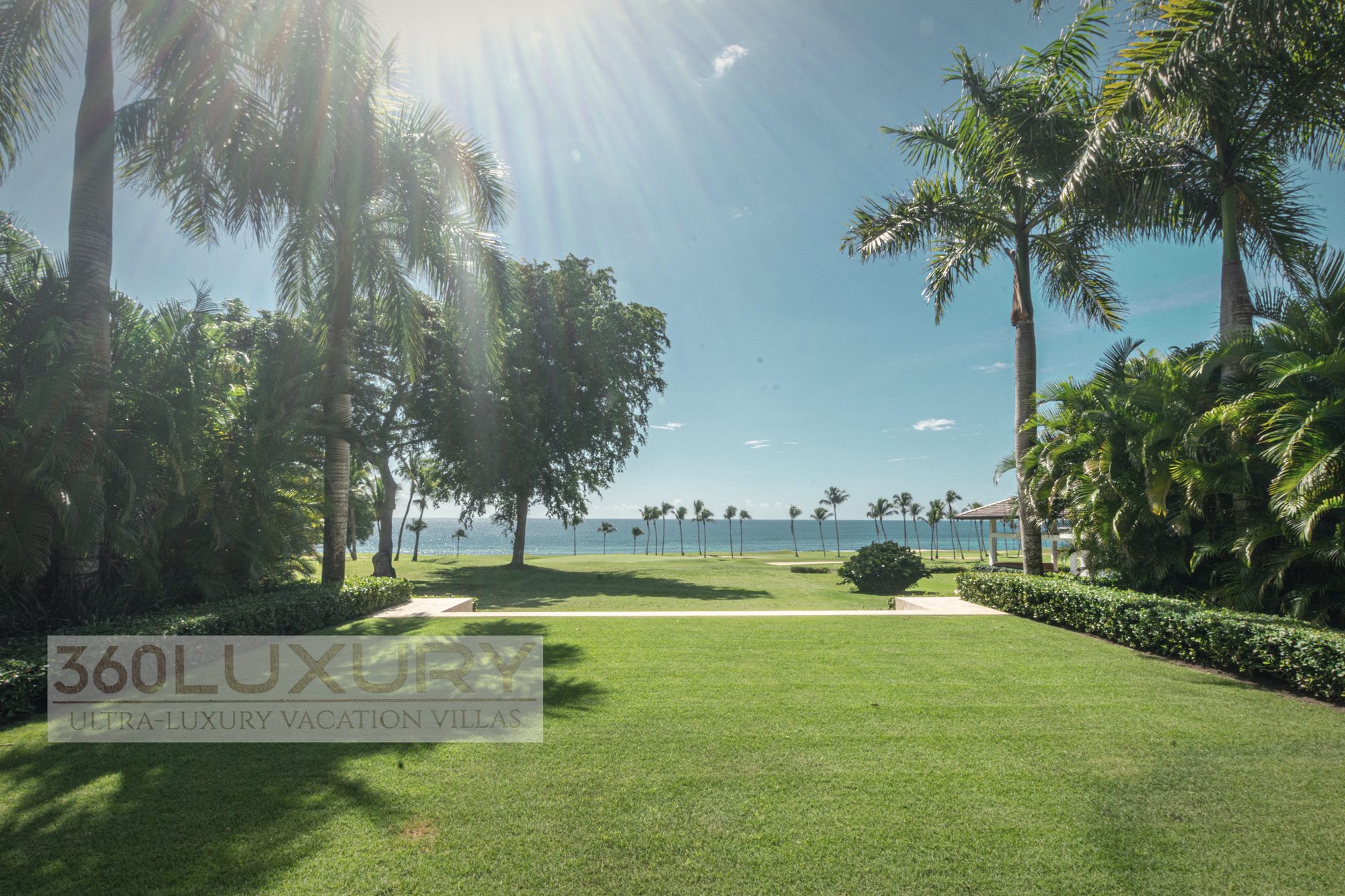The lawn, and then the water, Villa Bellarive, Casa de Campo