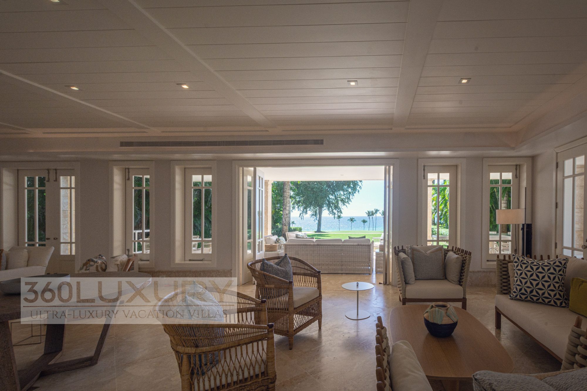 The main room, doors folded back, Villa Bellarive, Casa de Campo
