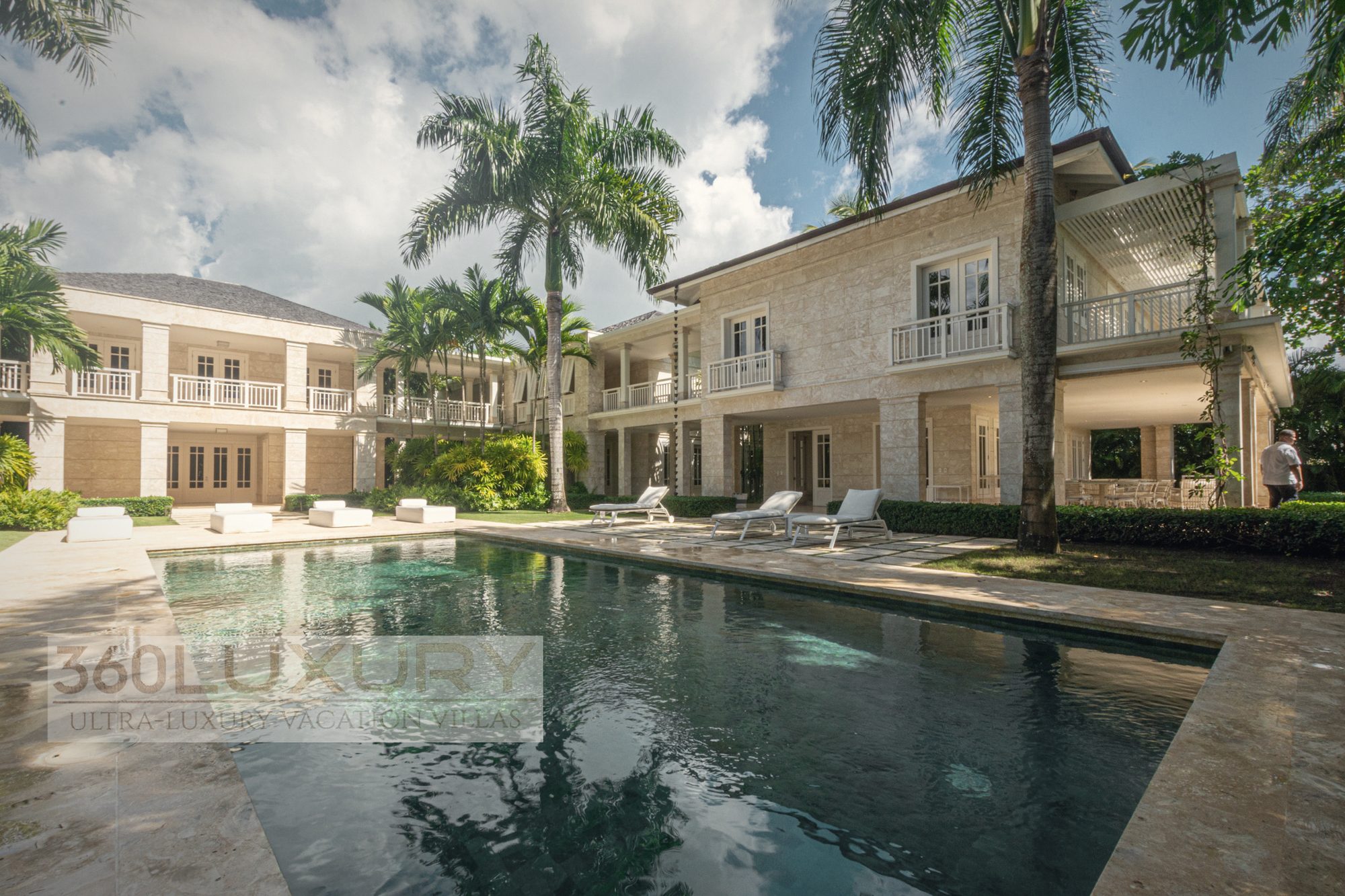 The pool, first thing, Villa Bellarive, Casa de Campo