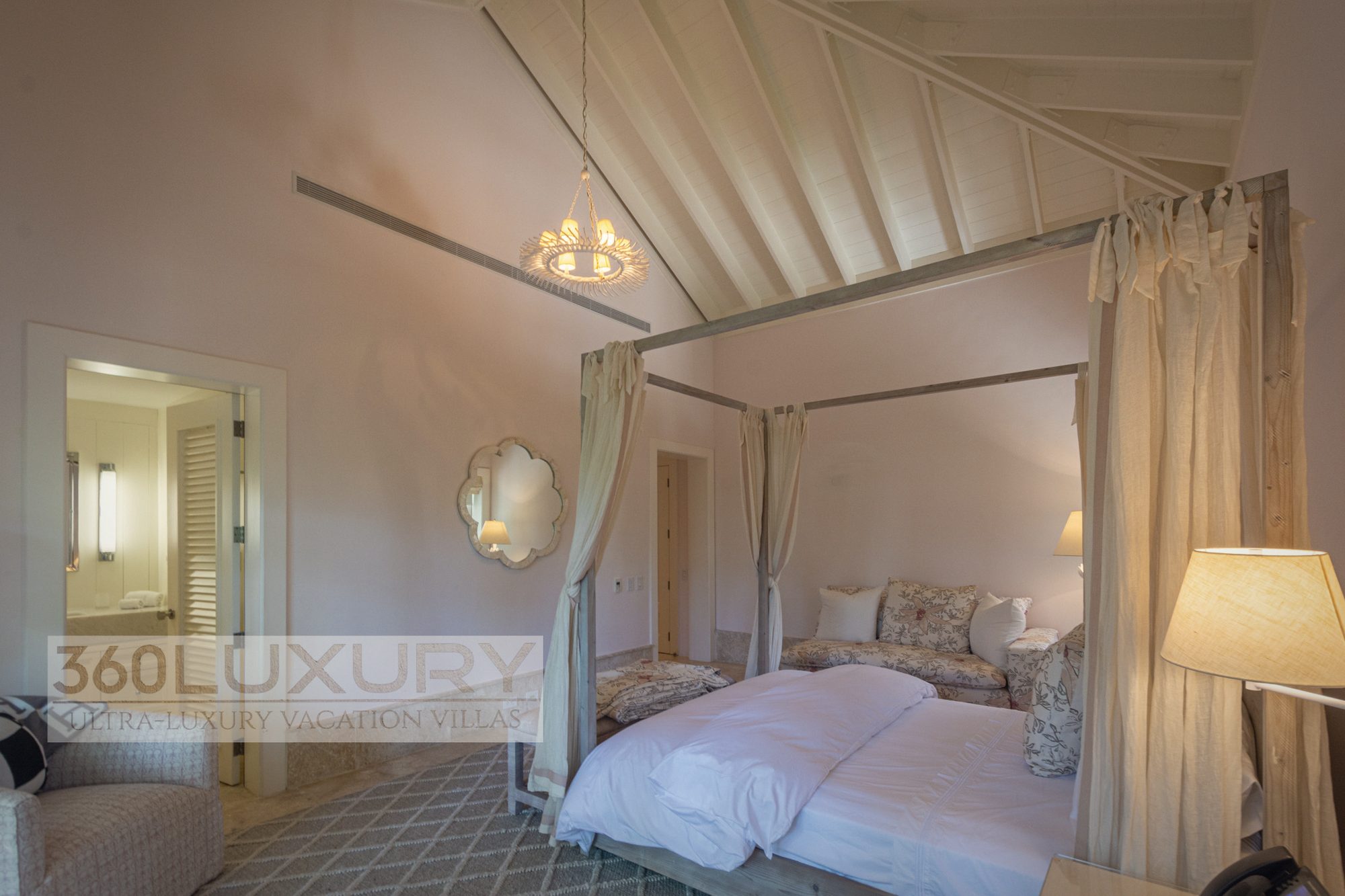 The same room, from the dressing side, Villa Bellarive, Casa de Campo